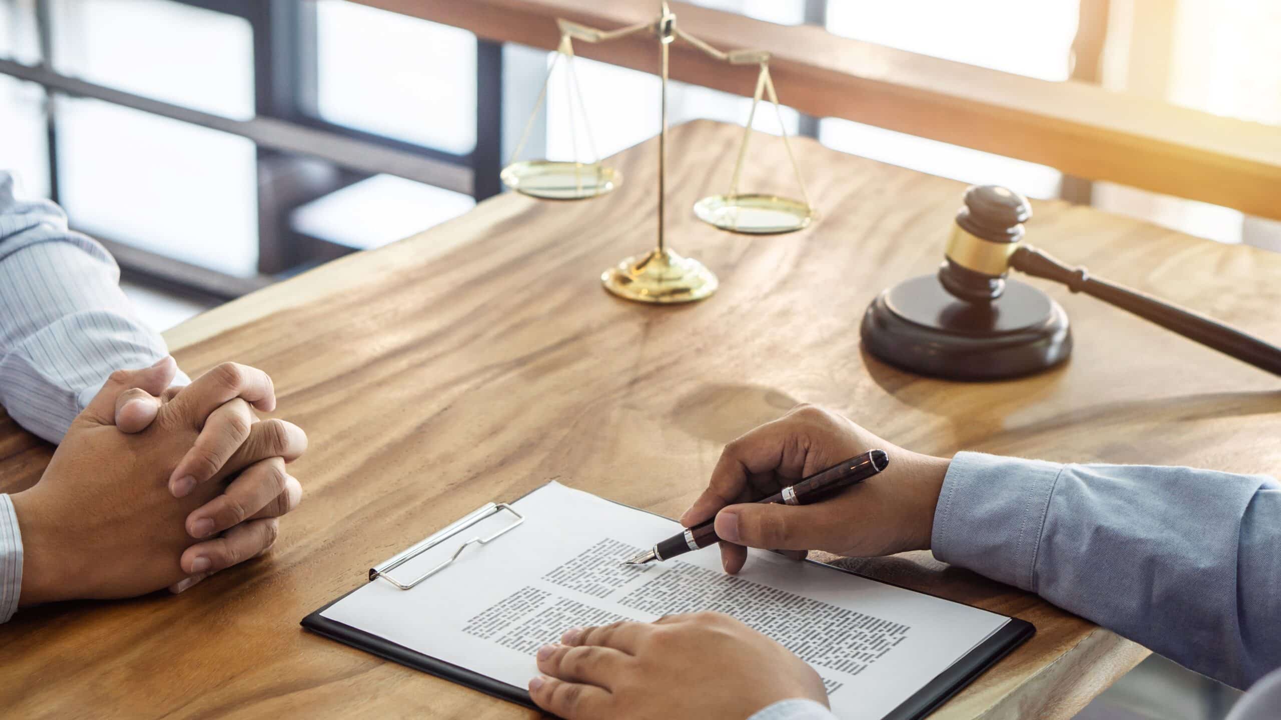 למה חשוב שעורך דין מומחה ינסח את הסכם מכר הדירה?